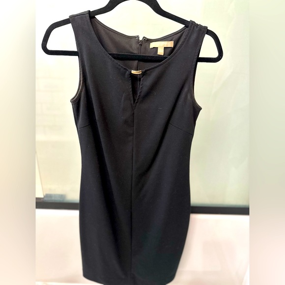 Banana Republic women’s size 0 black dress with gold bar at neckline - Picture 1 of 1